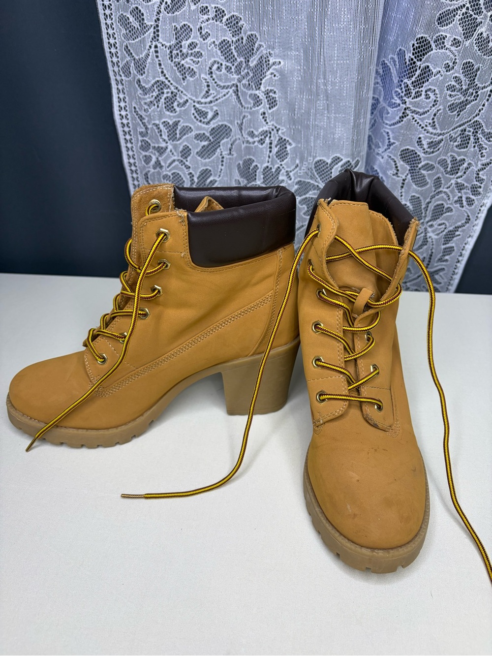 Women’s Tan Lace-Up Chunky Heel Work Boots